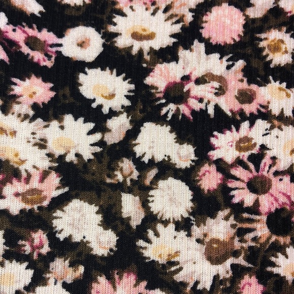 Criss Cross back floral tank top - Picture 5 of 5